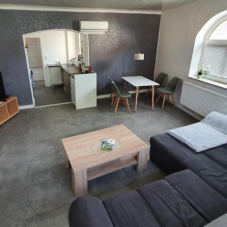 Ferienwohnung Zur Linde デッテルバッハ エクステリア 写真
